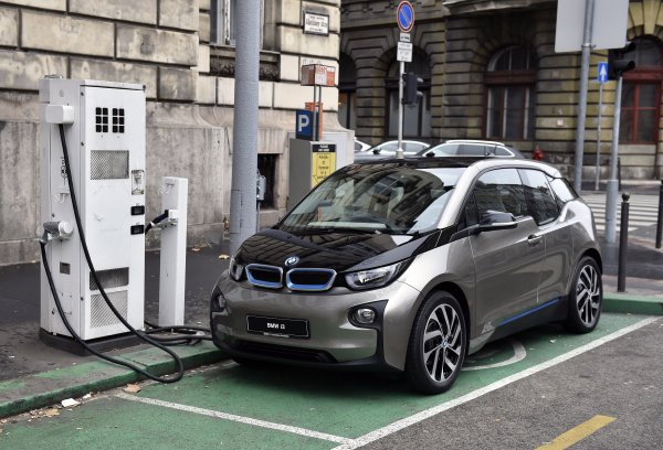 Első támogatott elektromos autó